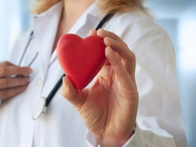 انگشتانی که بیماری قلبی را نشان می‌دهند