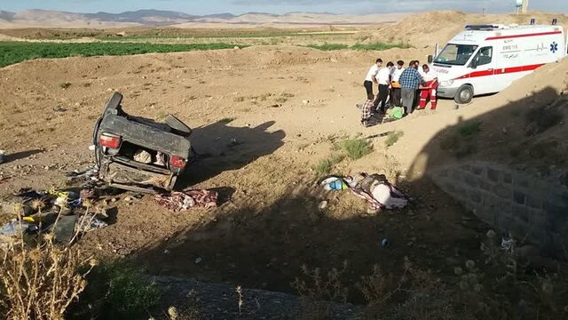 واژگونی خودرو در محور تربت‌حیدریه - گناباد یک کشته و ۳مصدوم برجای گذاشت