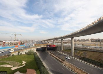 ‌ حل معضل ترافیک میدان نمایشگاه با بهره‌برداری از تقاطع چهارسطحی آزادگان