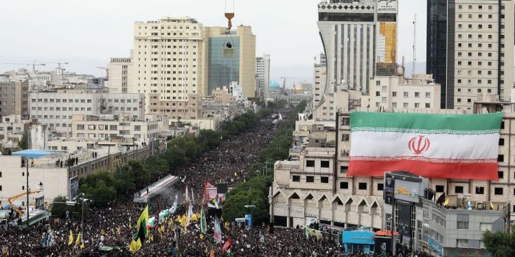 اسکان رایگان بیش از 7 هزار نفر از شرکت کنندگانِ تشییع شهدای خدمت در مشهد