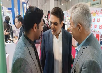 نمایشگاه هفته پژوهش فرصتی مناسب به منظور ارائه توانمندی ها و مسیری مطمئن جهت ارائه طرح های پژوهشی استان