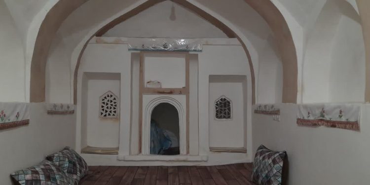 پروانه بهرهبرداری پنجمین اقامتگاه بومگردی شهرستان بجستان در روستای مزار صادر شد