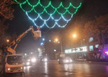 نورپردازی و آذین‌بندی گسترده مشهد به مناسبت ولادت حضرت علی (ع) و روز پدر